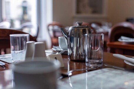 The Capri Guesthouse - Image 45