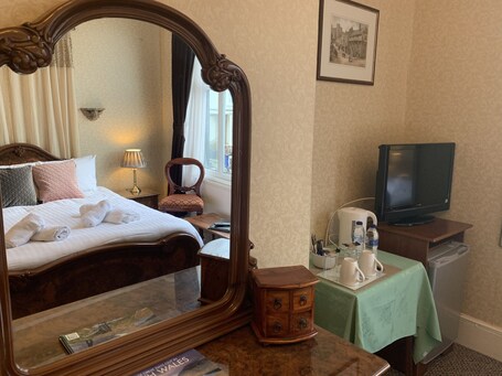 The Capri Guesthouse - Image 70