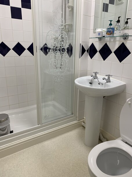 The Capri Guesthouse - Image 10