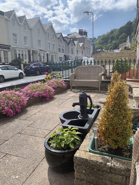 The Capri Guesthouse - Image 7