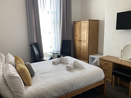 The Capri Guesthouse - Image 54