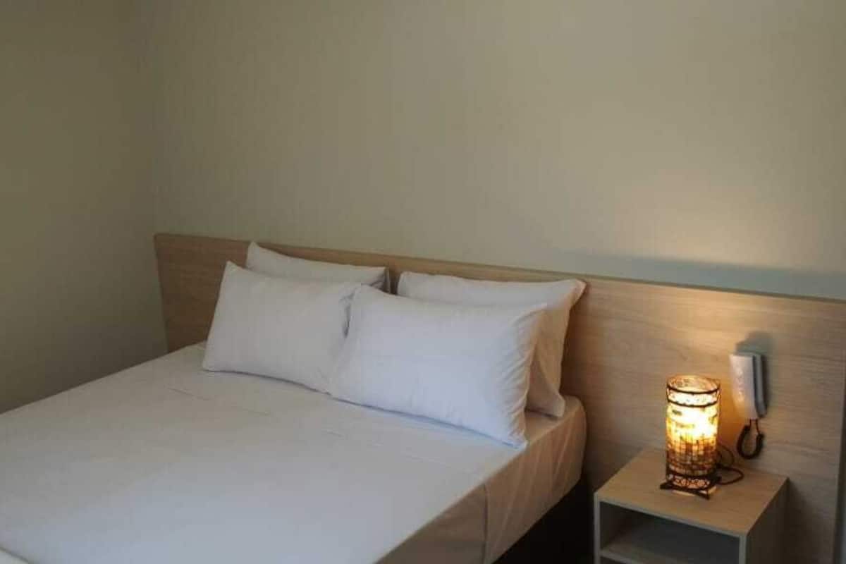 Tomannsrom – comfort | Minibar, safe på rommet, wi-fi (inkludert) og sengetøy