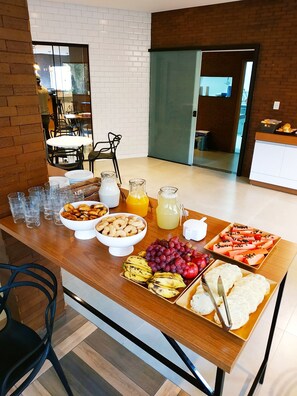 Free daily full breakfast 