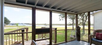 Waterfront Cabin On Bastrop Bayou With A Lighted Fishing Pier