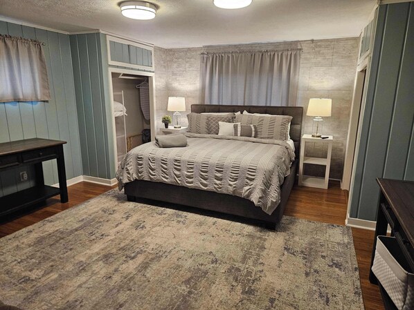 3 chambres, fer et planche à repasser, lit parapluie, Wi-Fi