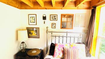 1 Schlafzimmer, BĂŒgeleisen/BĂŒgelbrett, kostenloses WLAN, BettwĂ€sche