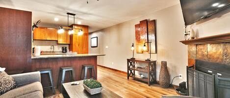 Televisie en een open haard