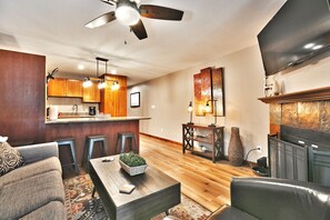 Televisión y chimenea 