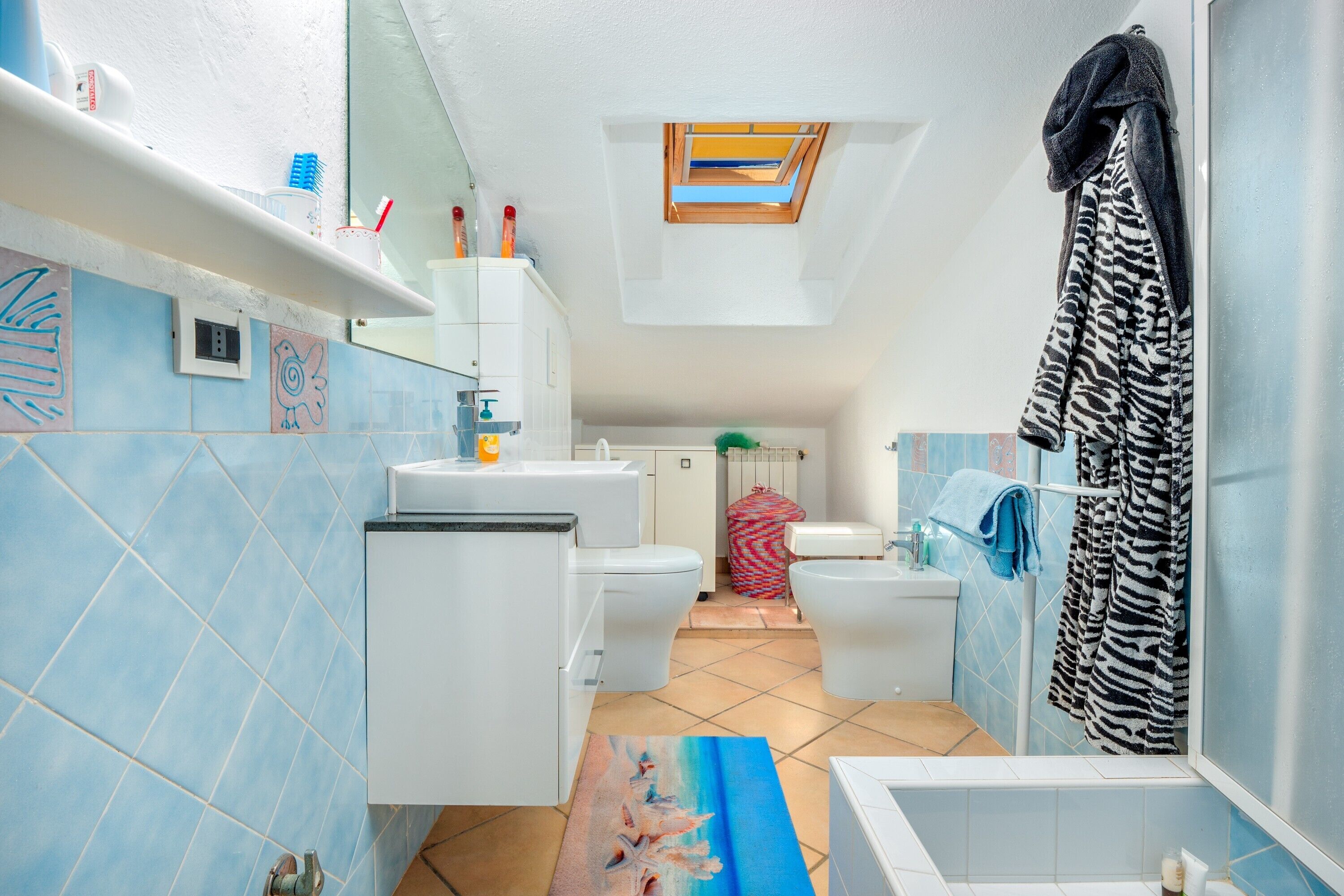 Dusche, Haartrockner, Handtücher