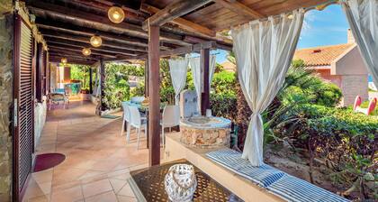 Charmante Villa mit Meerblick, WLAN, Garten & Terrasse