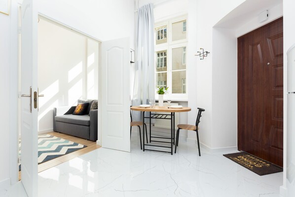 Interior - Jerozolimskie 85 Warsaw | Comfortable Apartment | Modern & Fully Equipped Interiors (Warszawa)