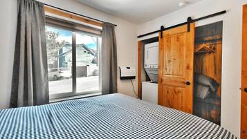 1 bedroom, desk, iron/ironing board, free WiFi