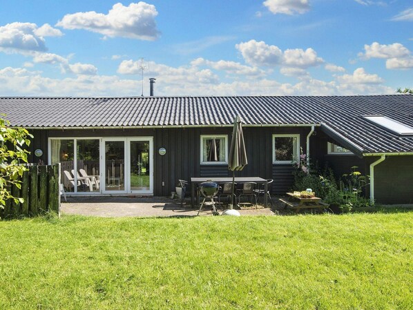 House | Exterior - 8 Person Holiday Home in Orsted (Ørsted)