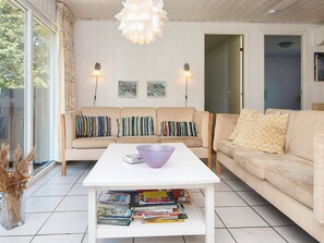 House | Living area - 8 Person Holiday Home in Orsted (Ørsted)