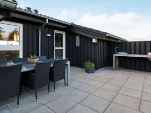 House | Exterior - Vibrant Holiday Home in Jutland near Sea (Logstor)