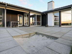 House | Exterior - Vibrant Holiday Home in Jutland near Sea (Logstor)