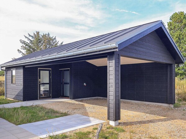 House | Exterior - Spacious Holiday Home in Humble With Beach Nearby (Bindslev)