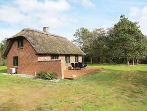 Outdoor dining - 6 Person Holiday Home in Ulfborg (Ulfborg)
