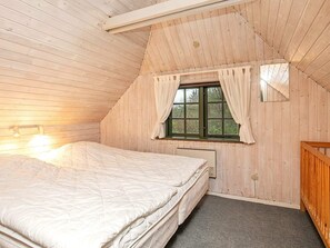 Room - 6 Person Holiday Home in Ulfborg (Ulfborg)