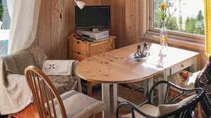Coffee/tea maker, fridge, stovetop - 6 Person Holiday Home in Seim (Lindas)