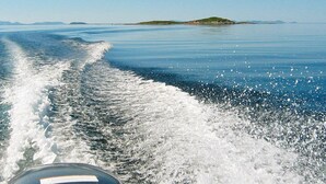 Beach - 7 Person Holiday Home in Abelvær (Naeroy)