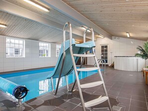 Casa | Piscina | Piscina coberta i piscina a l'aire lliure 