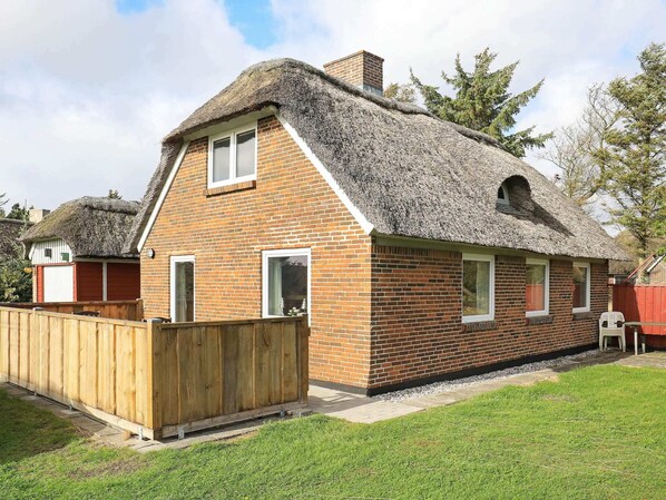 House | Exterior - 6 Person Holiday Home in Ulfborg (Ulfborg)