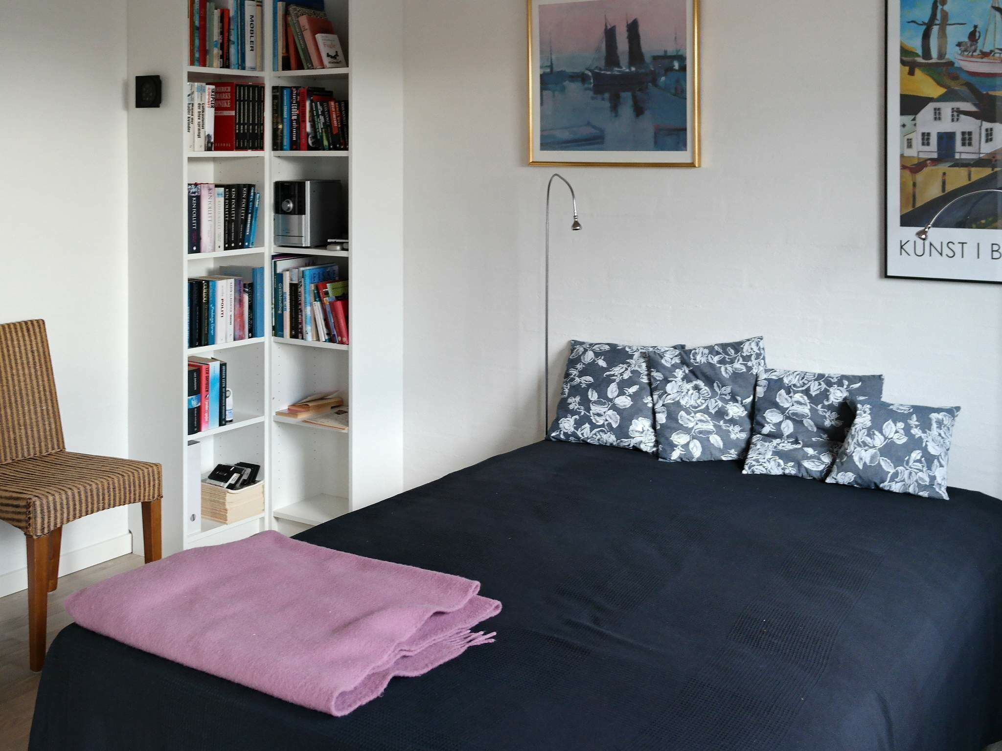 4 bedrooms, cots/infant beds