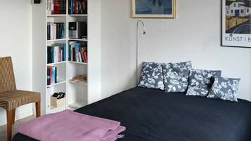 4 bedrooms, cots/infant beds