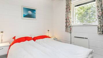 4 bedrooms, cots/infant beds, Internet