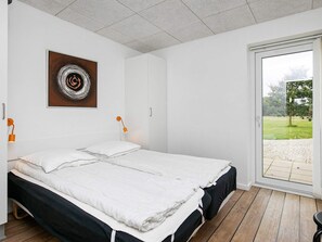 Unclassified image, 4 of 30, button - 5 Star Holiday Home in Ringkobing (Ringkobing)