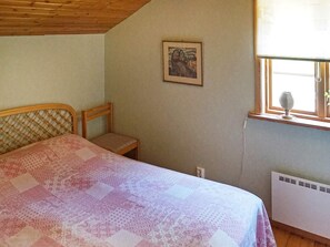 2 Schlafzimmer, individuell eingerichtet