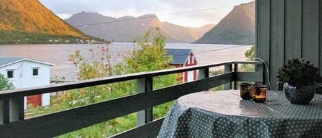 하우스 | 야외 식당