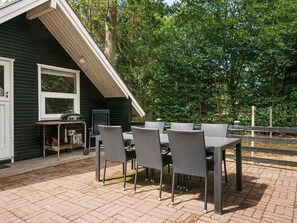 Balcony - Alluring Holiday Home in Glesborg With Barbecue (Glesborg)