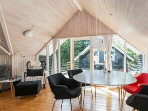 Dining - Alluring Holiday Home in Glesborg With Barbecue (Glesborg)