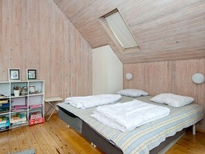 2 bedrooms, cots/infant beds - Alluring Holiday Home in Glesborg With Barbecue (Glesborg)