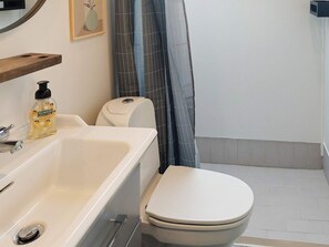 House | Bathroom