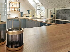 House | Private kitchen | Highchair - Modern Coastal Retreat in Eno-by Traum (Karrebæksminde)