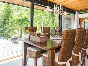 Dining - Attractive Holiday Home in Ryomgard With Terrace (Ryomgaard)