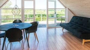 Living room - Cozy Holiday Home in Ebeltoft near Beach (Ebeltoft)
