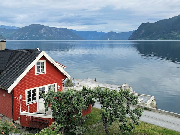 Exterior - 8 Person Holiday Home in Leikanger (Leikanger)
