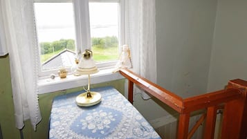 House | 3 bedrooms, individually furnished