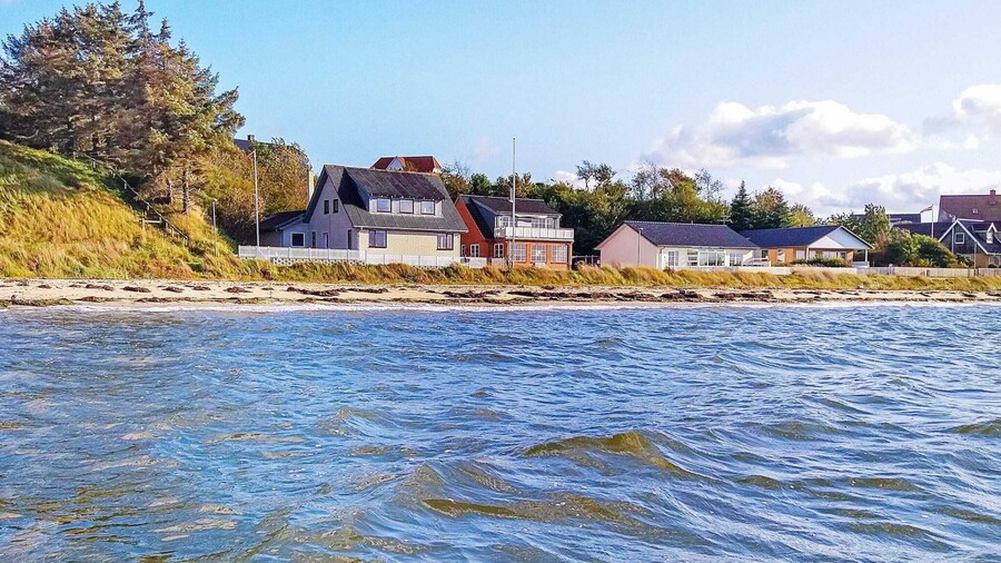 Seaside Retreat in Hvalpsund-by Traum