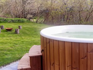 Outdoor spa tub - 10 Person Holiday Home in Farso (Farso)