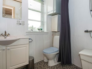 Bathroom - Simplistic Holiday Home in Struer With Terrace (Lemvig)