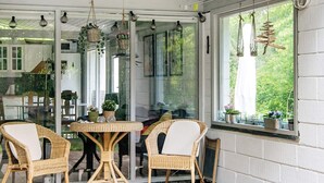 Dining - Secluded Holiday Home in Rønde With Terrace (Ronde)