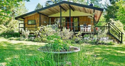 6 Person Holiday Home in Ljusterö