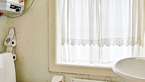 Bathroom - 7 Person Holiday Home in Grisslehamn (Grisslehamn)