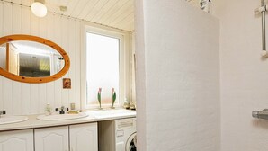 Unclassified image, 5 of 25, button - Cosy Holiday Home in Jutland With Terrace (Farso)