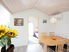 Dining - Serene Holiday Home in Kalundborg With Terrace (Kalundborg)